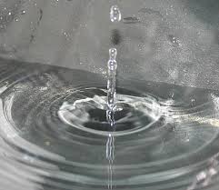 https://images.google.lt/images?q=tbn:pyfaYZ3jveMJ:mamchenkov.net/wordpress/wp-content/drop_of_water.jpg